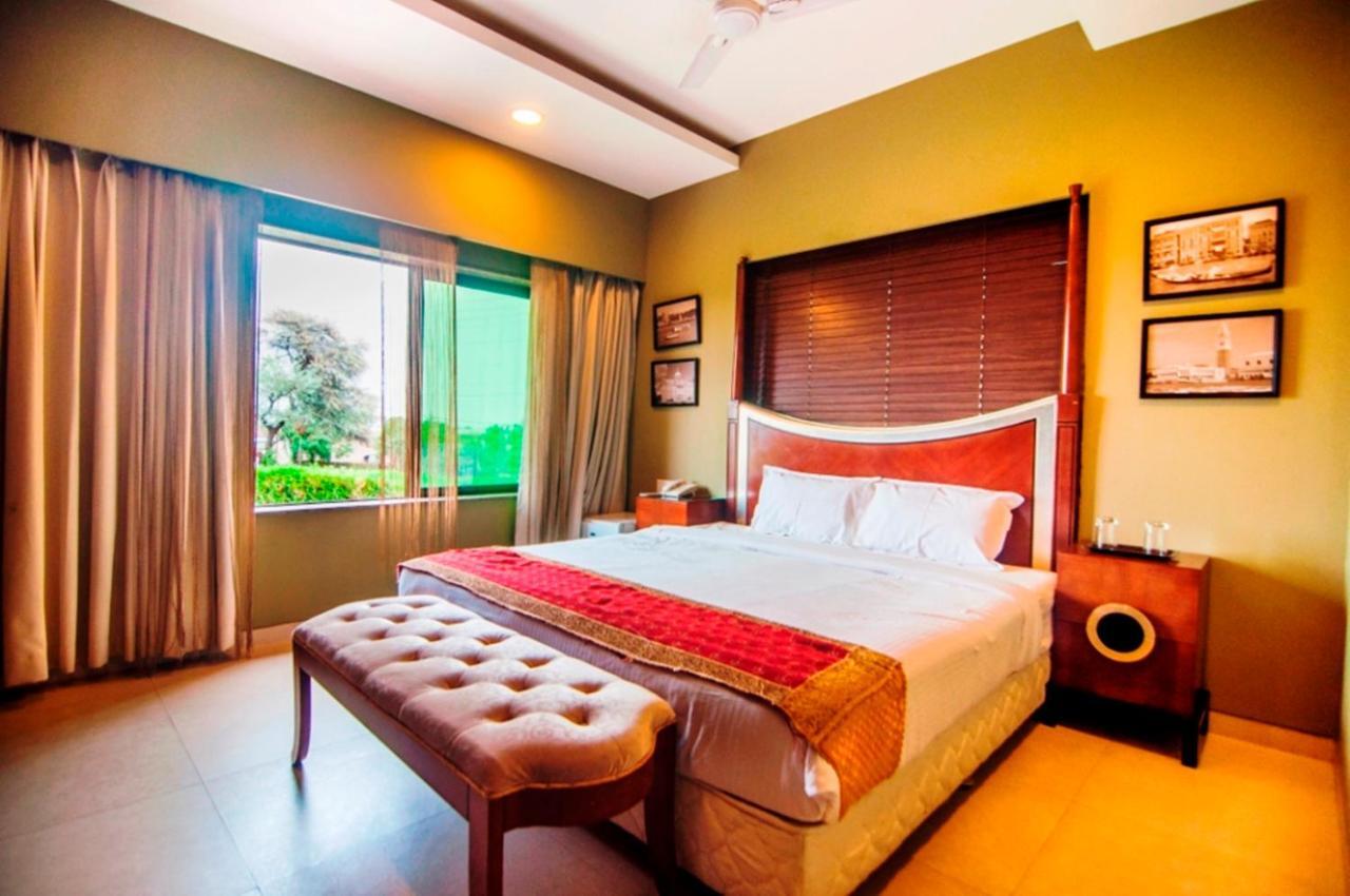 Jalsa Resort Indore Exterior photo